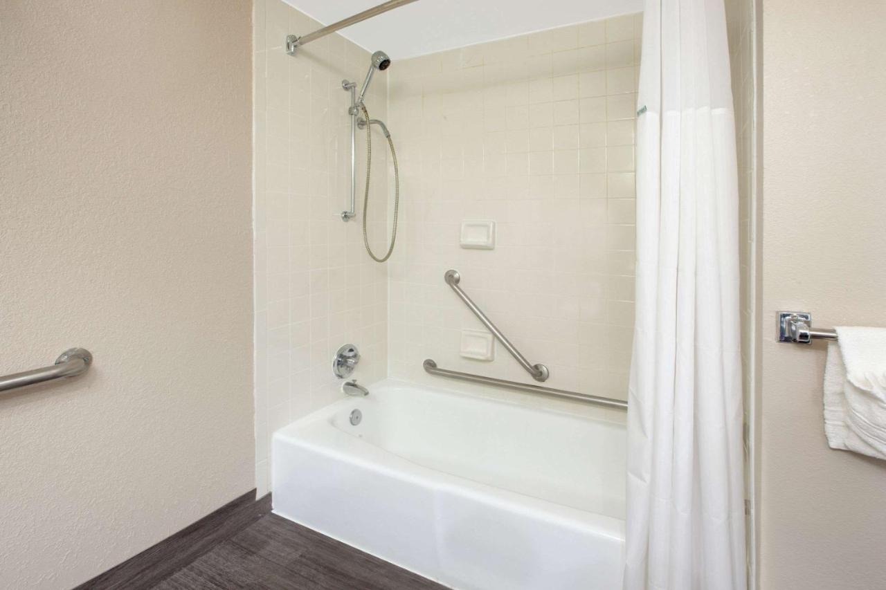 Baymont By Wyndham Grand Rapids Near Downtown Otel Wyoming Dış mekan fotoğraf